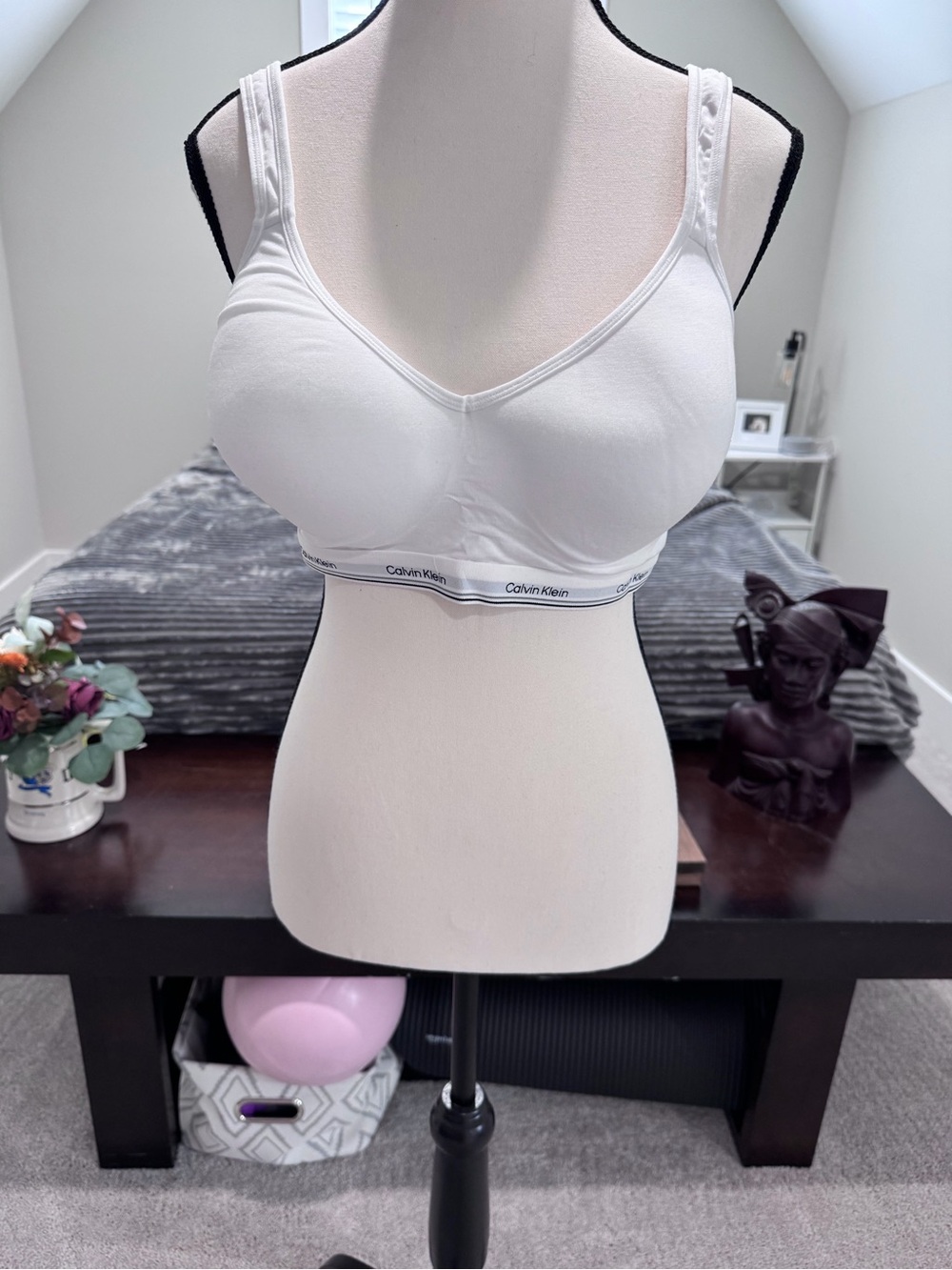 Calvin Klein White Wireless Light Support Bra